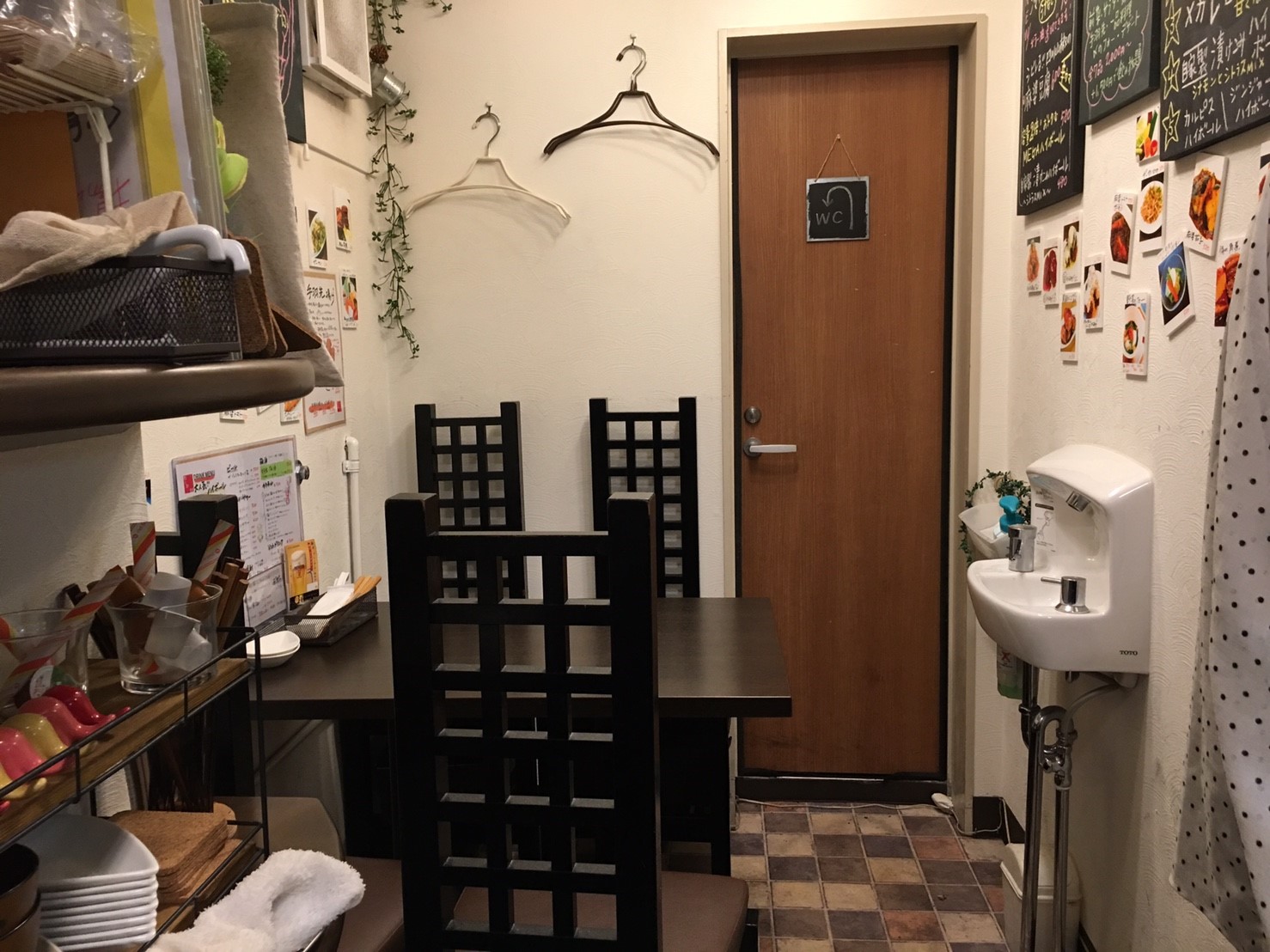 わとか食堂 店内