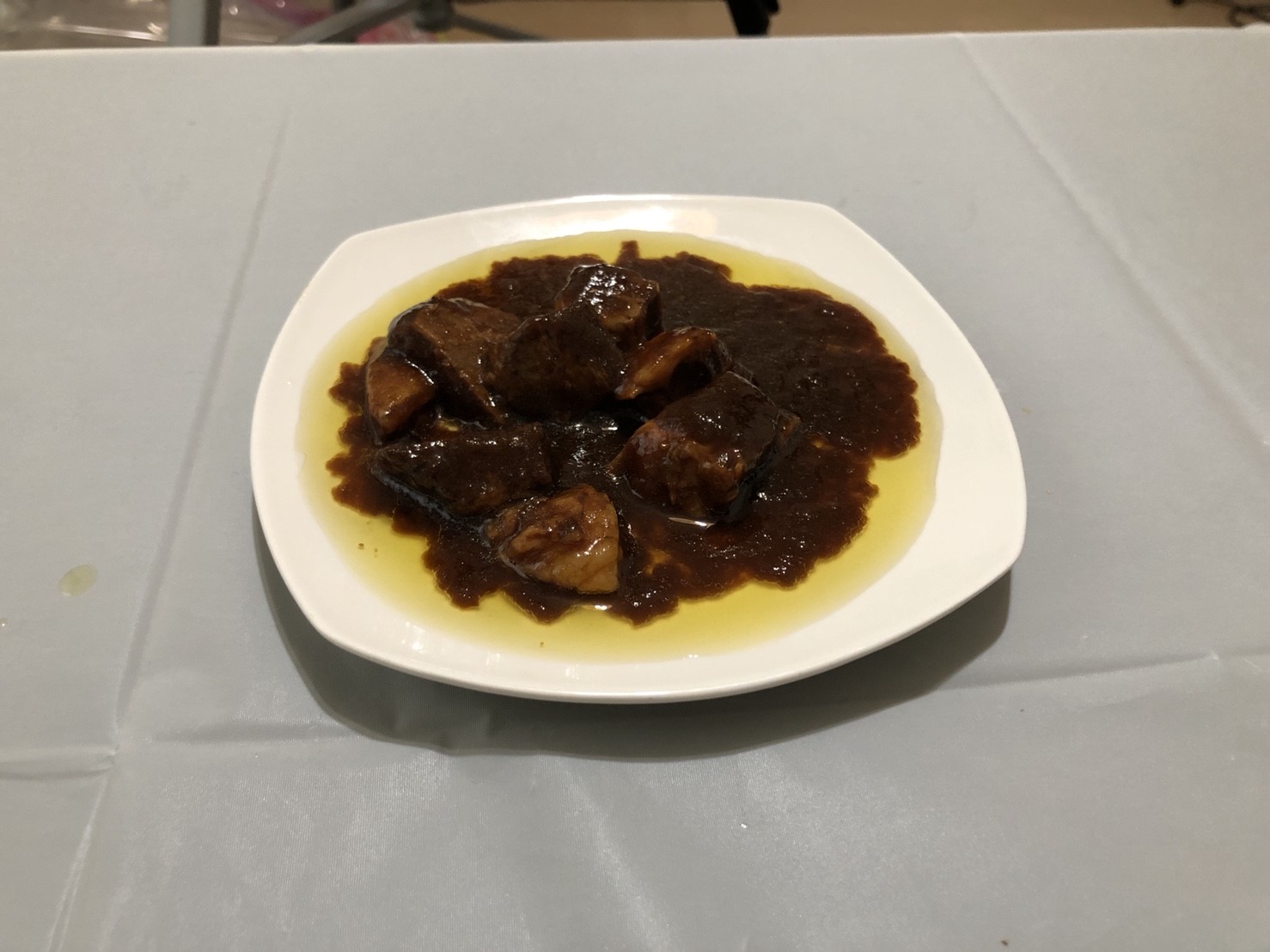 缶つまレストラン 牛肉の赤ワイン煮 盛り付け