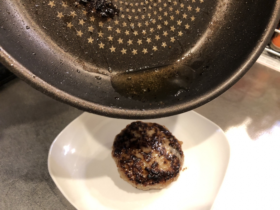 溢れ出た肉汁