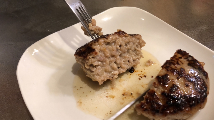 溢れ出る肉汁