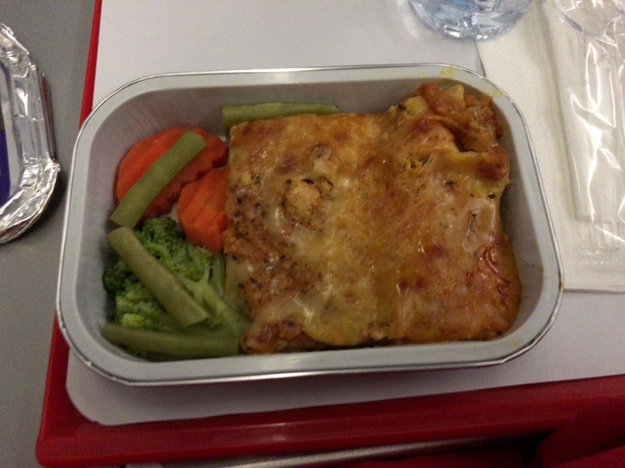 AirAsia ビジネスクラス機内食　ラザニア